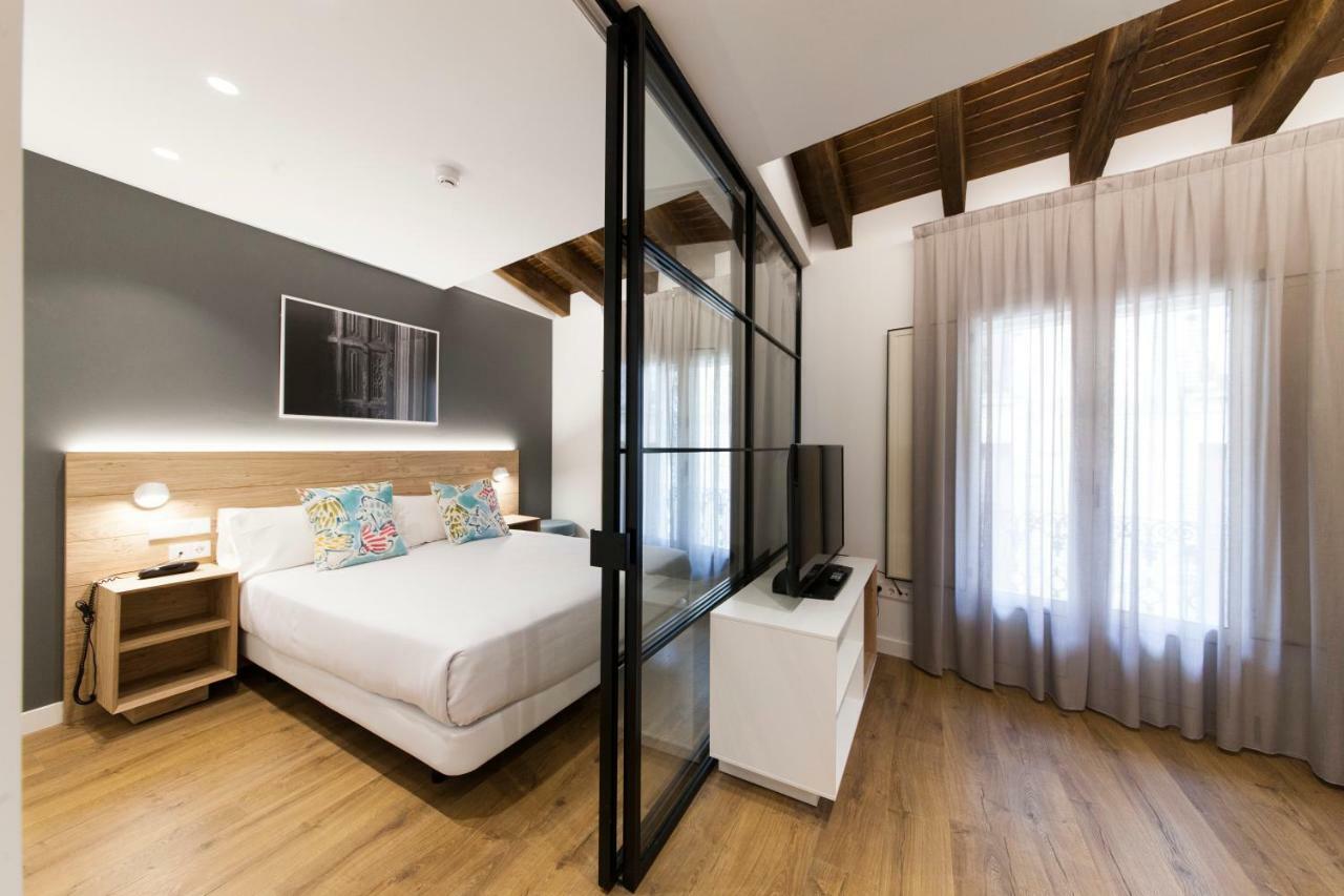 Antique Pamplona Tres Reyes Apartments Экстерьер фото